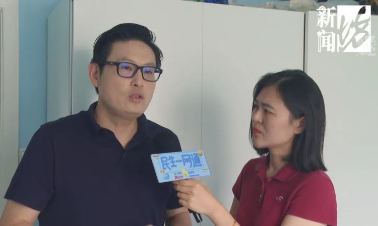 “汗毛竖起来了”！上海女子卧室墙上惊现3个洞，正对着床……“隔壁邻居干的”