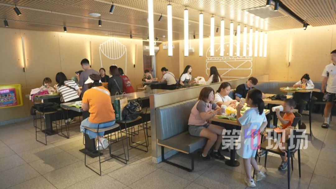 “还能兑换吗?”深圳市民翻出一张1990年麦当劳兑换券… “还能兑换吗?”深圳市民翻出一张1990年麦当劳兑换券…