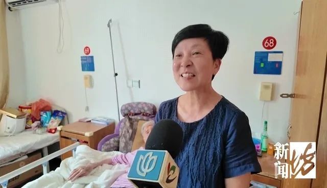 太狠了！上海一老人拿起剪刀，居然把自己身上的…剪掉了！医生也傻眼了…