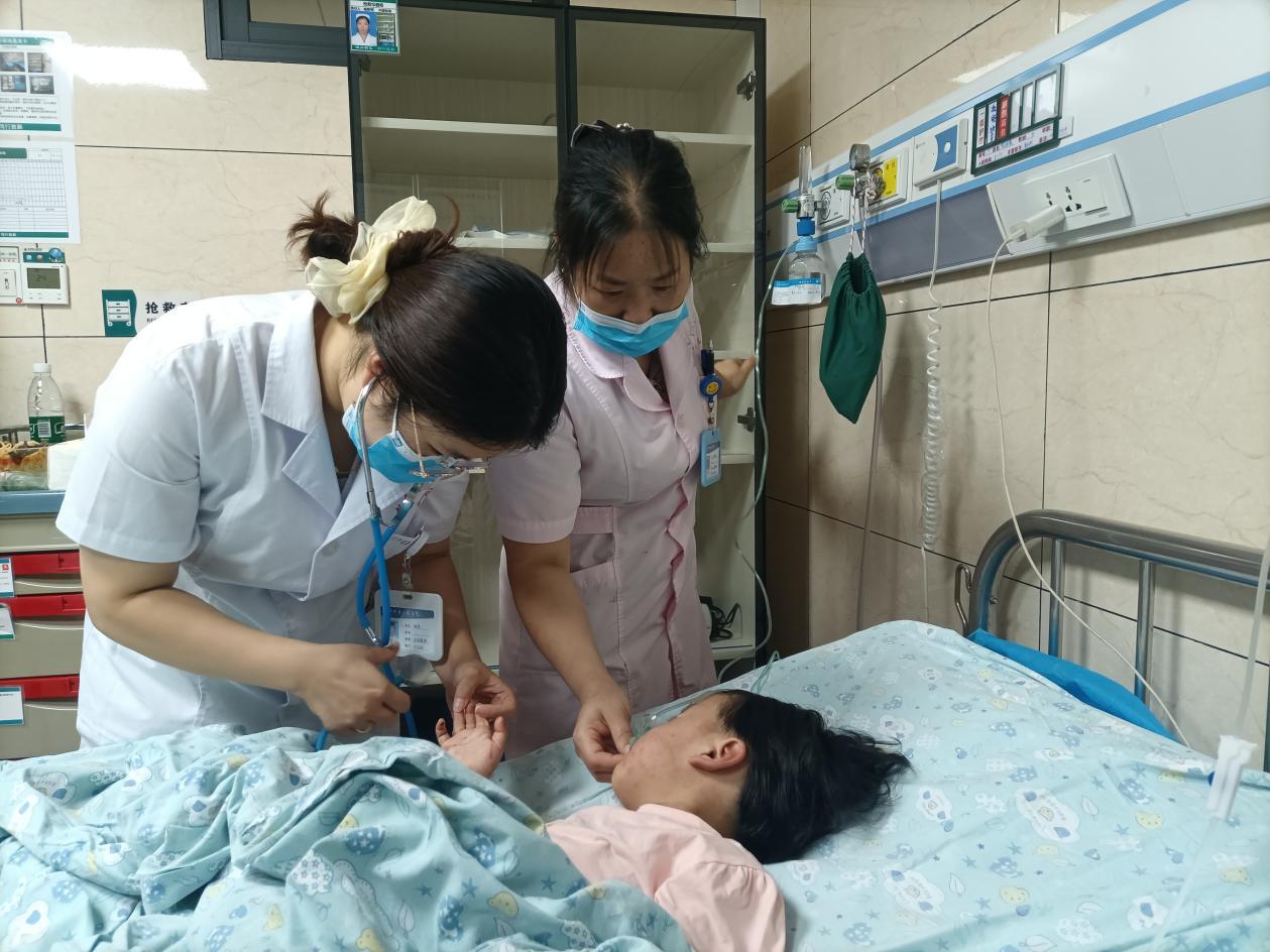 湖南新邵：干群合力搜寻 走失34小时的女童获救