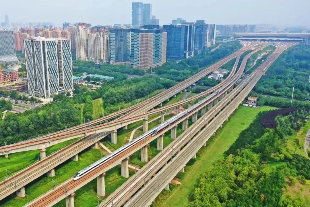 1分钟接发1趟列车！这座超大高铁站，你去过吗？