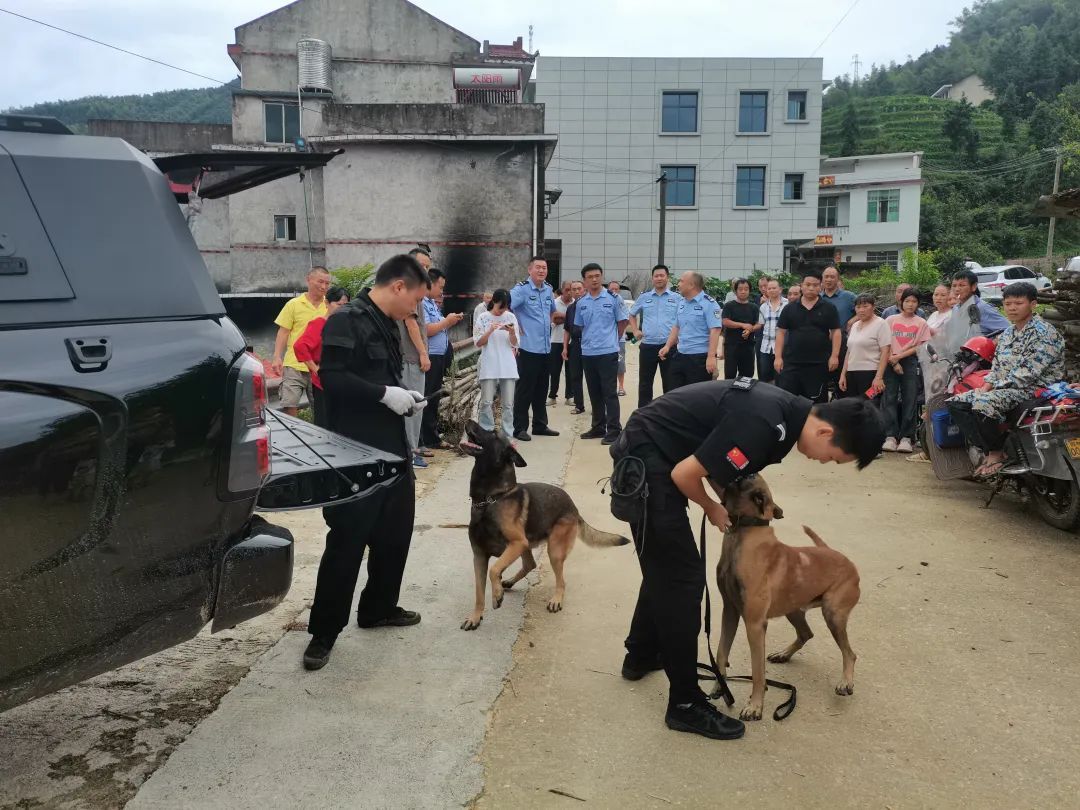 30小时的极限救援！2岁女童找到了！