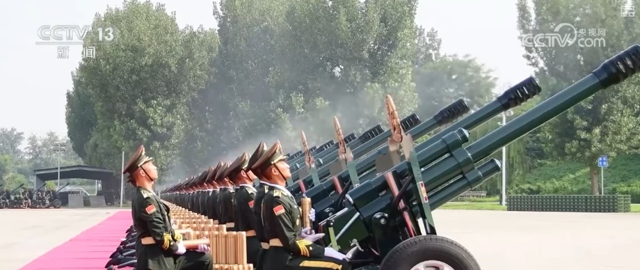 用铿锵有力步伐踏出人民军队时代强音！九三阅兵看中国排面