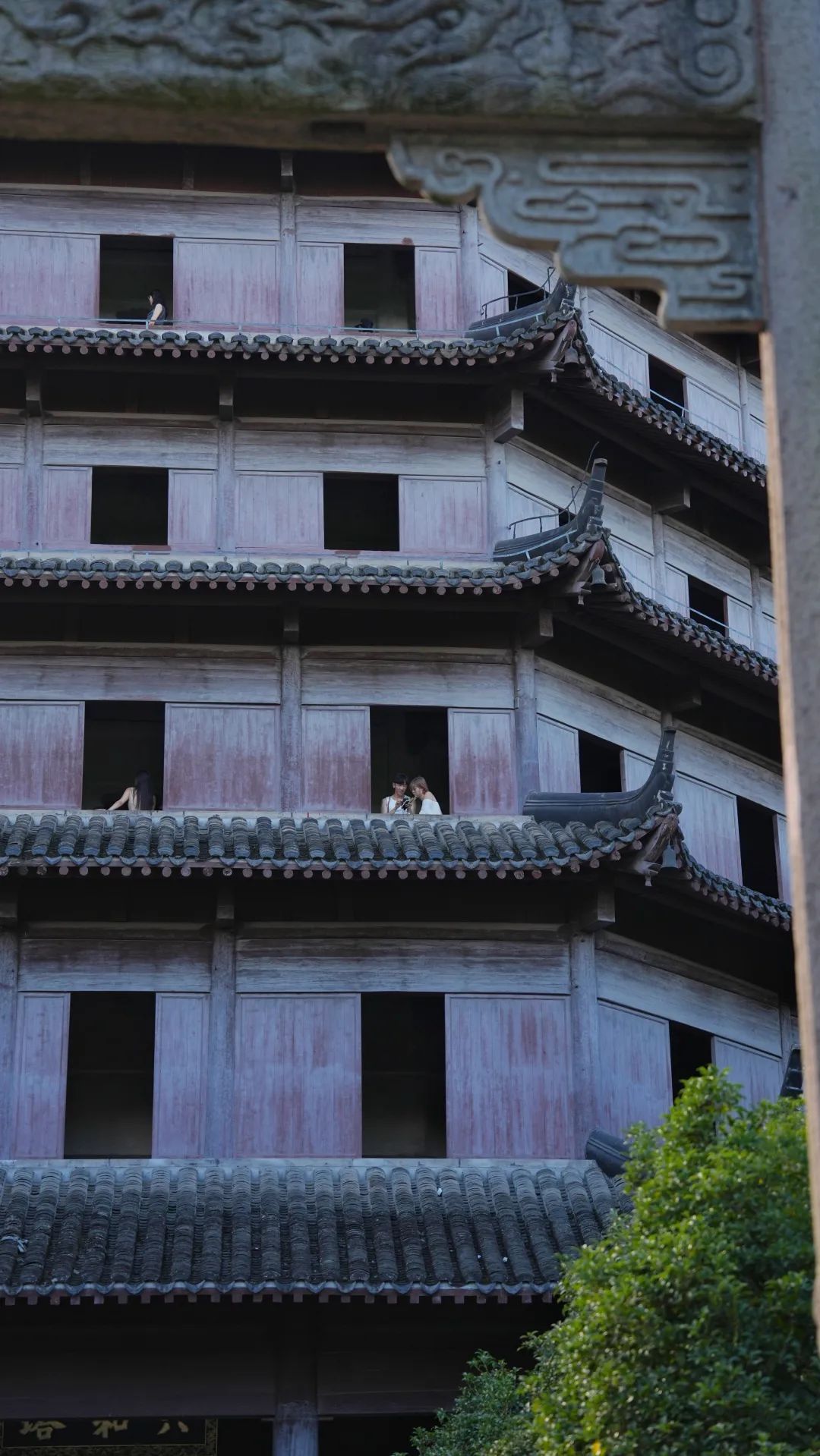 已实施限流！西湖边著名景区突然爆火，天天围满人！大家统一动作，紧急提醒......