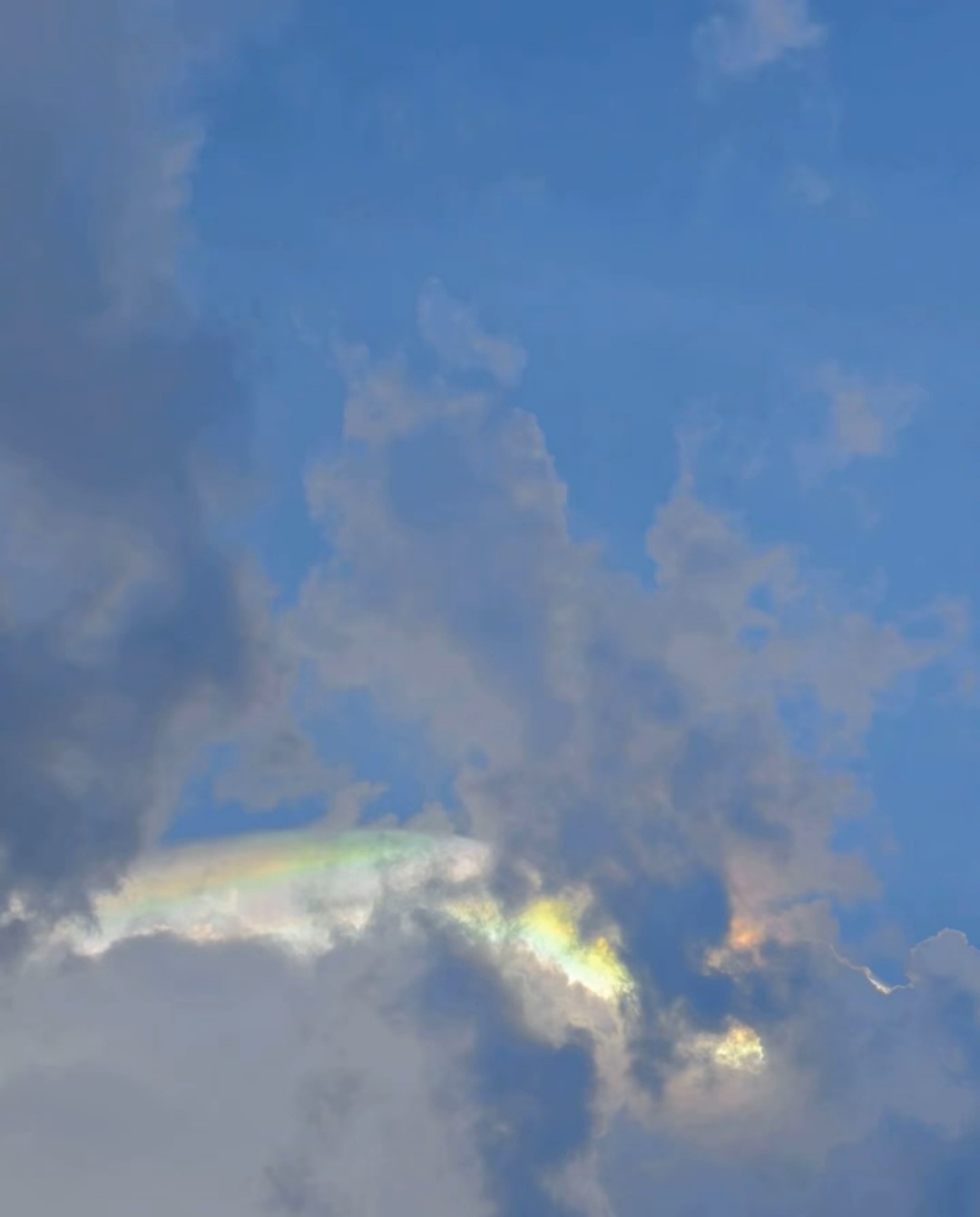 接好运！河南天空现“七彩祥云”，今日全省降雨降温（一地除外）