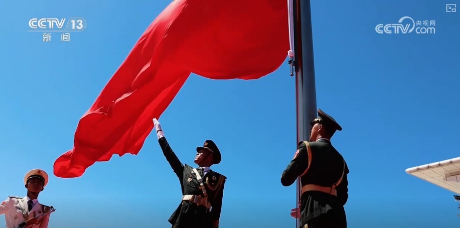 用铿锵有力步伐踏出人民军队时代强音！九三阅兵看中国排面