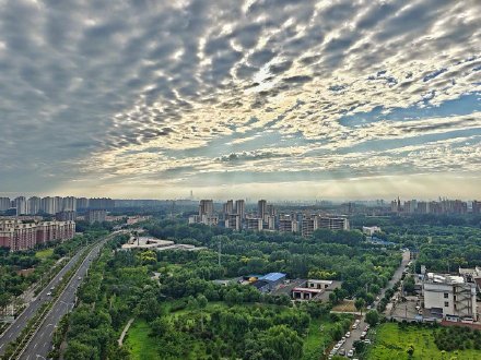 今天北京的天空“好戏连连”！这组美图让你大饱眼福