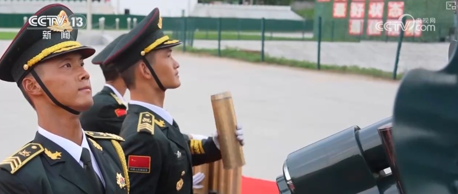 用铿锵有力步伐踏出人民军队时代强音！九三阅兵看中国排面