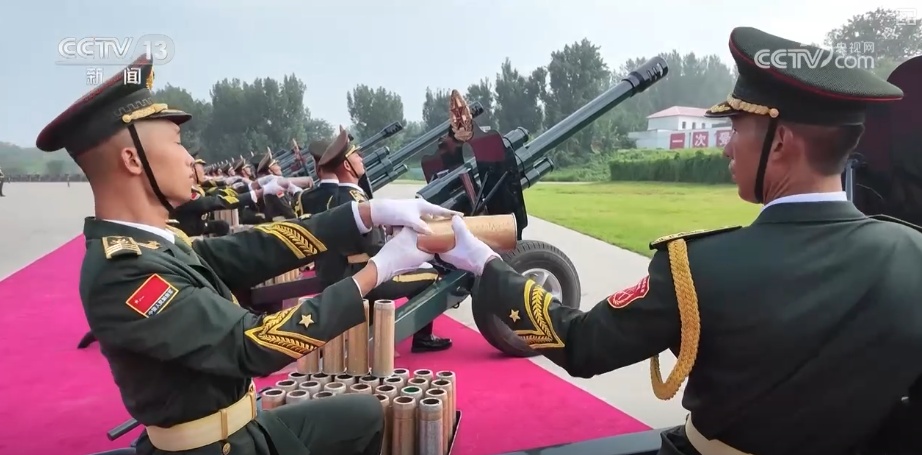 用铿锵有力步伐踏出人民军队时代强音！九三阅兵看中国排面