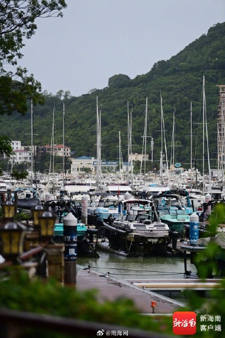 三亚发布台风红色预警，分批实行“五停一关”措施