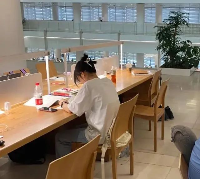 超时“贴条”！深圳这项举措，网友建议全国推广