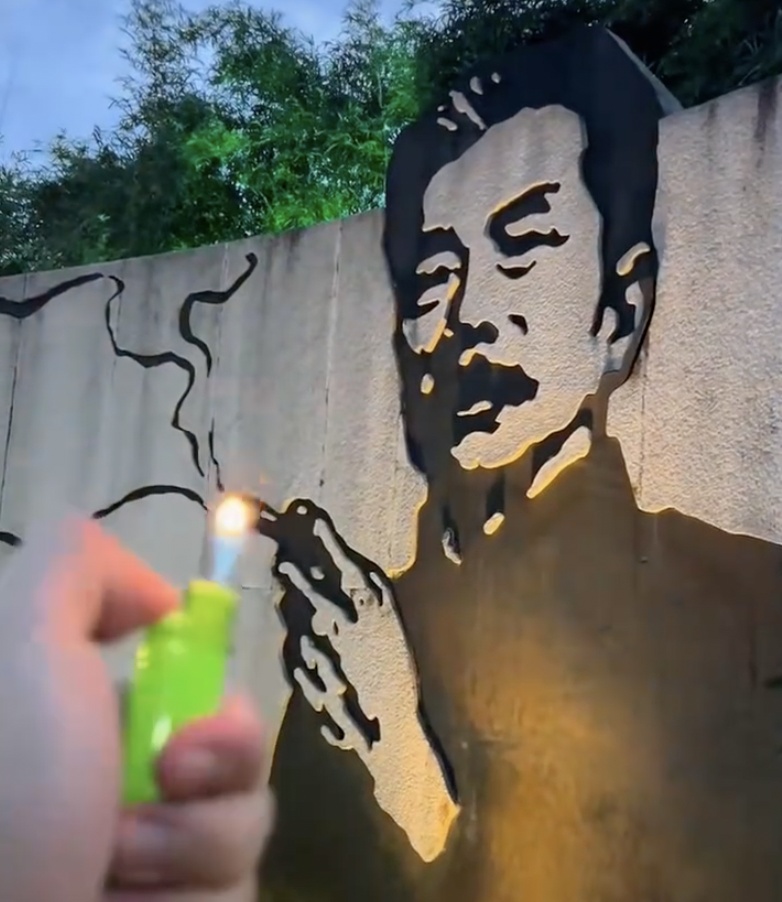 鲁迅夹烟墙画被投诉，当地文旅局回应