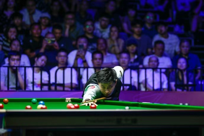 随意击球与好手感交织 赵心童遗憾错失147有惊无险晋级正赛