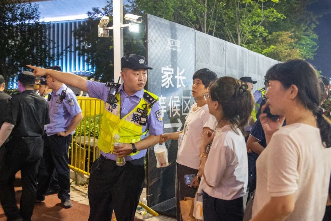 破解超人气演唱会保障难题 体现城市管理温度和水平