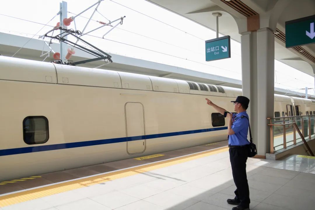 车厢里为啥总有人拍照?网友:原因没想到 车厢里为啥总有人拍照?网友:原因没想到