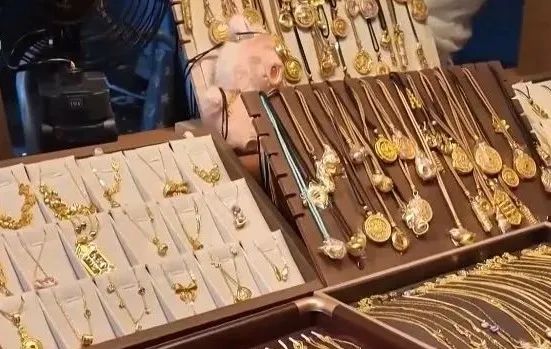 这种“大金镯子”别买！检出致敏物，释放量超标上千倍！