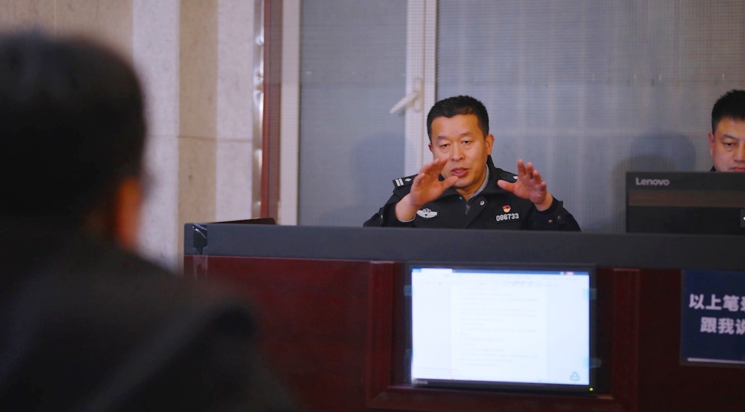 面对黑恶势力团伙的威胁，他这样回答