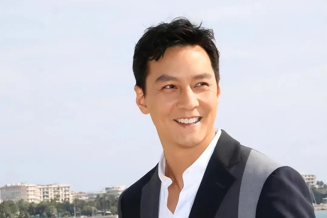 吴彦祖8年前盖的“漂亮房子”要被拆除?游客称落地玻璃消失、室内凌乱,当地回应 吴彦祖8年前盖的“漂亮房子”要被拆除?游客称落地玻璃消失、室内凌乱,当地回应