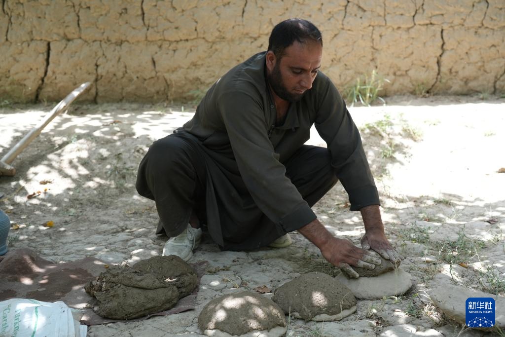 千年泥罐“康伽纳”:阿富汗人的葡萄保鲜智慧 千年泥罐“康伽纳”:阿富汗人的葡萄保鲜智慧