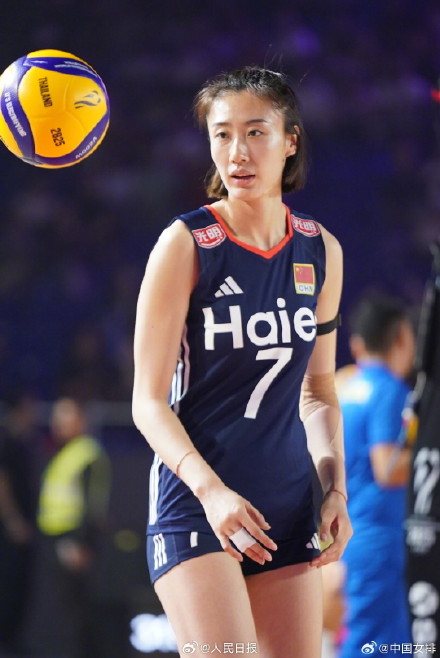 祝贺中国女排提前晋级16强