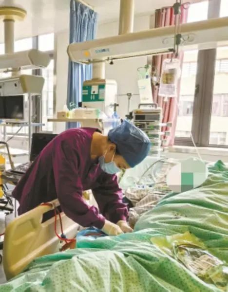 又因舍不得开空调！宁波七旬老人患热射病进了ICU，记住这急救六字诀