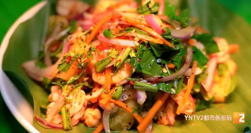 酸甜交织！云南的菠萝宴彻底“封神”网友：这酸爽，隔着屏幕都流口水