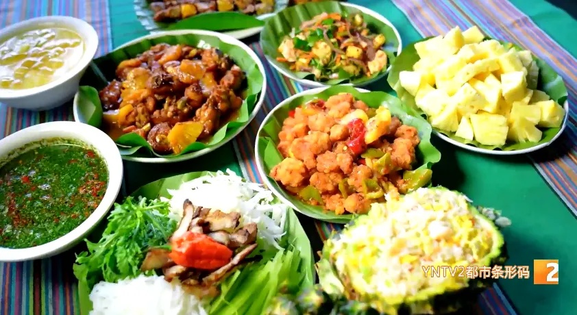 酸甜交织！云南的菠萝宴彻底“封神”网友：这酸爽，隔着屏幕都流口水