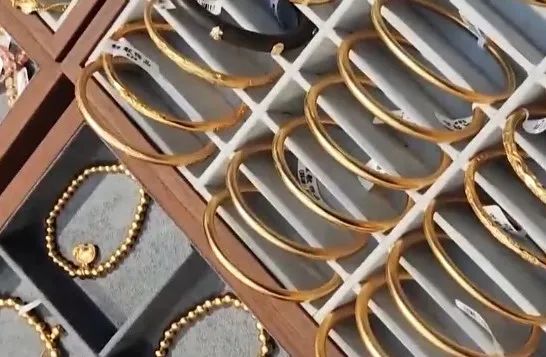 这种“大金镯子”别买！检出致敏物，释放量超标上千倍！