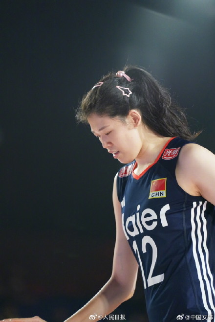 祝贺中国女排提前晋级16强
