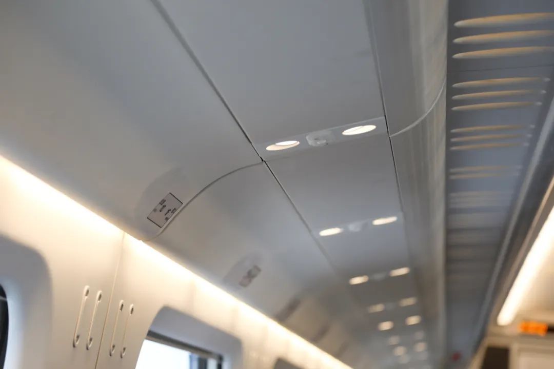 车厢里为啥总有人拍照?网友:原因没想到 车厢里为啥总有人拍照?网友:原因没想到