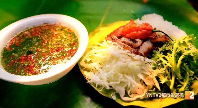 酸甜交织！云南的菠萝宴彻底“封神”网友：这酸爽，隔着屏幕都流口水