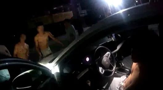 报警打兄弟“小报告”?海宁警方:表扬! 报警打兄弟“小报告”?海宁警方:表扬!