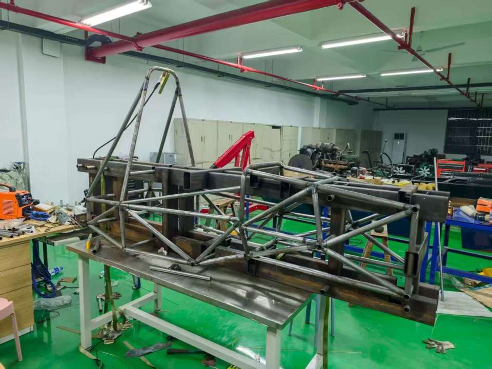 上百处焊接点连接口!长沙00后大学生手搓赛车,几位年轻人的赛车梦:追梦很开心 上百处焊接点连接口!长沙00后大学生手搓赛车,几位年轻人的赛车梦:追梦很开心