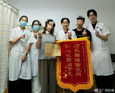 妻子患癌住院丈夫每晚陪护问候医生 医生：医学再发达，比不上最用心的陪伴