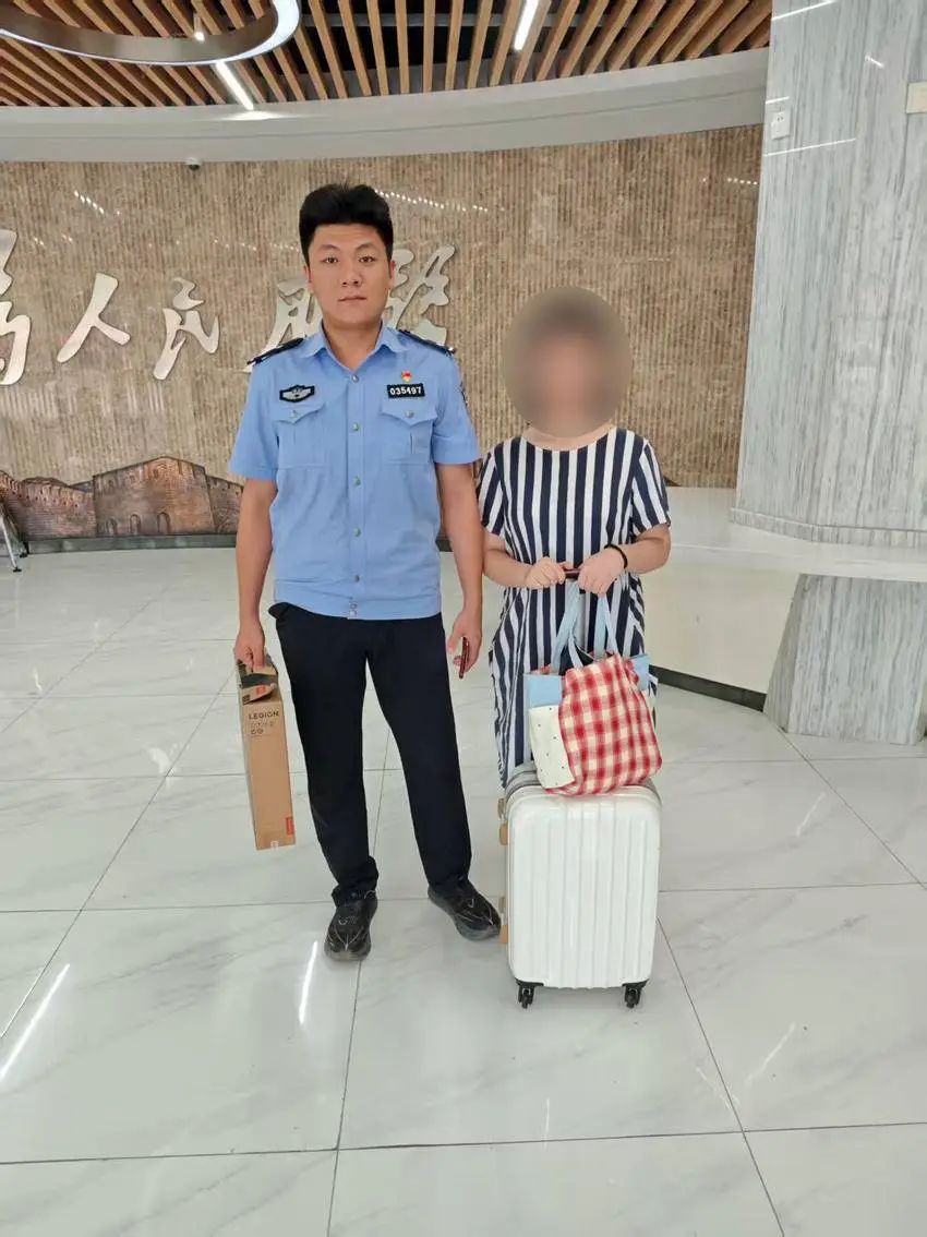 大海捞针!民警凭3个字母找回失主 大海捞针!民警凭3个字母找回失主