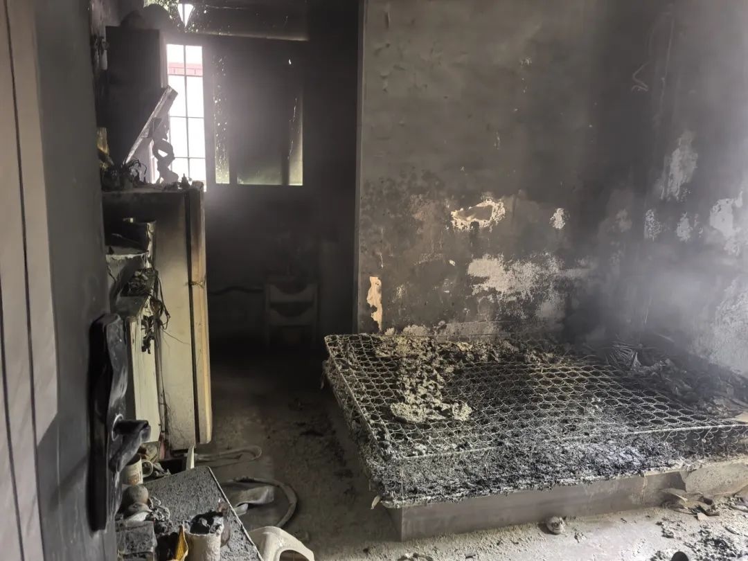 看完赶紧拔掉家里这根线！成都一自建房因它发生火灾→