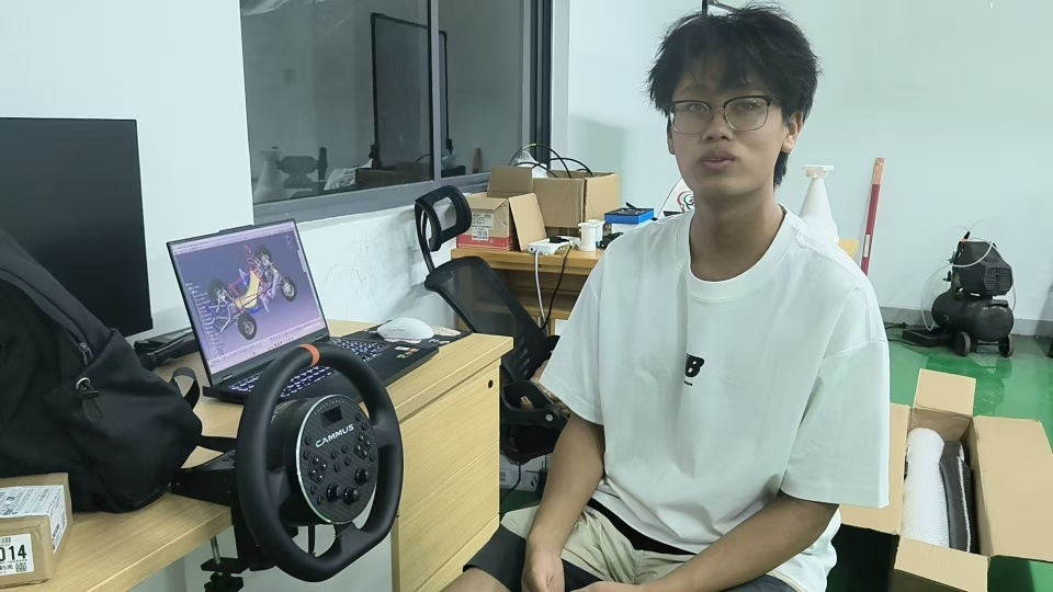 上百处焊接点连接口!长沙00后大学生手搓赛车,几位年轻人的赛车梦:追梦很开心 上百处焊接点连接口!长沙00后大学生手搓赛车,几位年轻人的赛车梦:追梦很开心