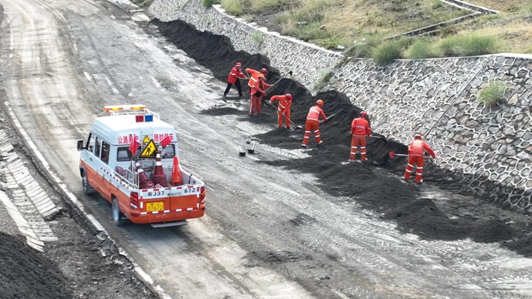 博弈风险与美景!“中国最美公路”为何需要“气象哨兵”? 博弈风险与美景!“中国最美公路”为何需要“气象哨兵”?