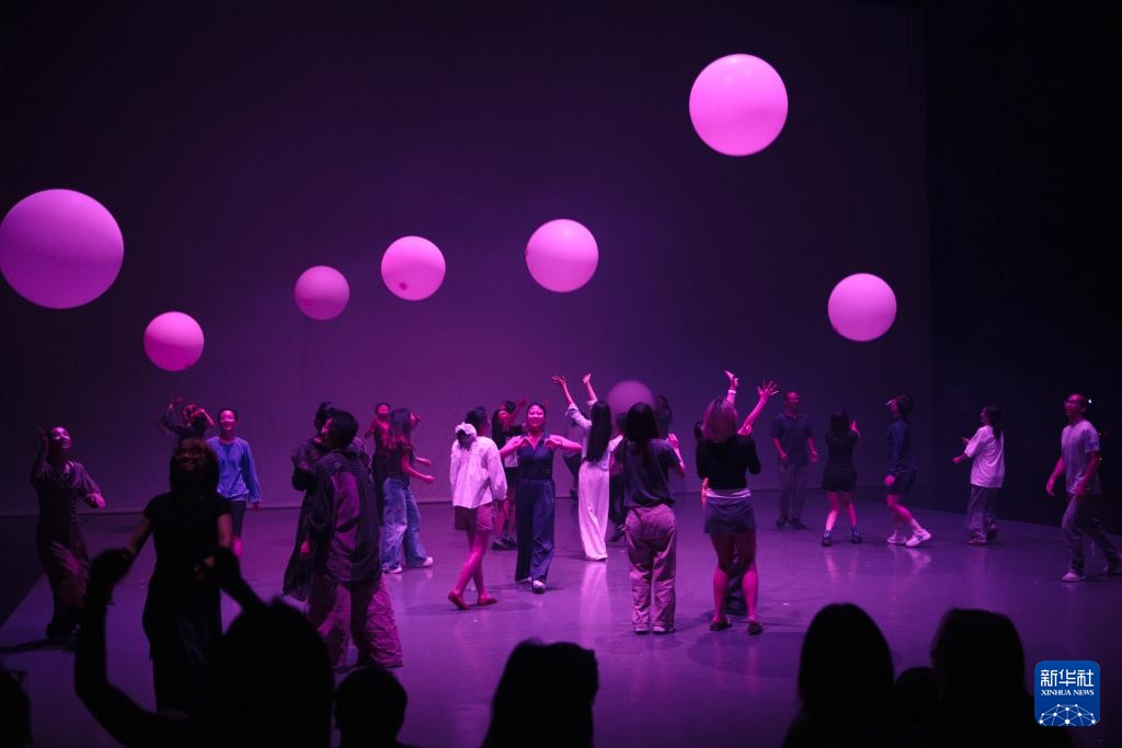 2025当代青年舞蹈双年展在上海举行