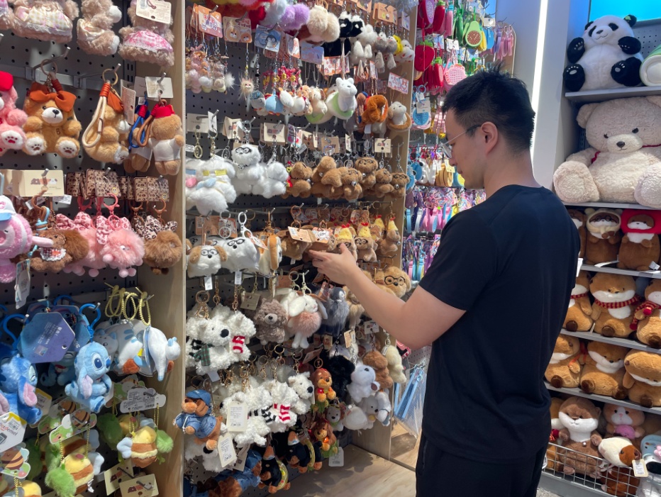 “包挂”走红,你给包包挂上了“包搭子”吗? “包挂”走红,你给包包挂上了“包搭子”吗?