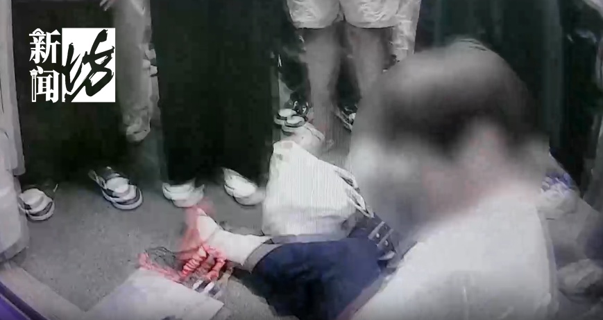 什么情况？上海地铁惊险一幕！列车被紧急截停！乘客还在愣，他们反应神速
