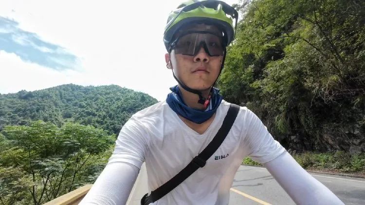 深圳到重庆，历时15天！大一新生骑行1700多公里报到，经历了什么？