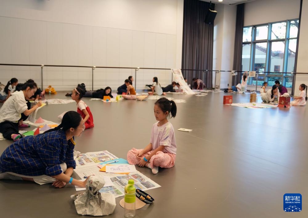 2025当代青年舞蹈双年展在上海举行