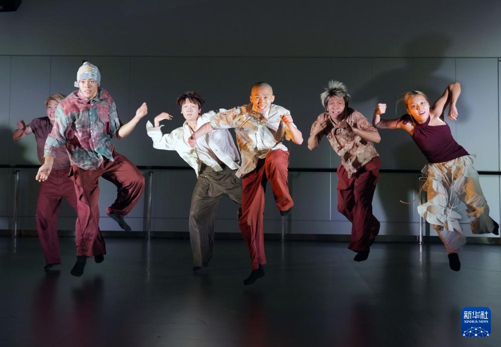 2025当代青年舞蹈双年展在上海举行