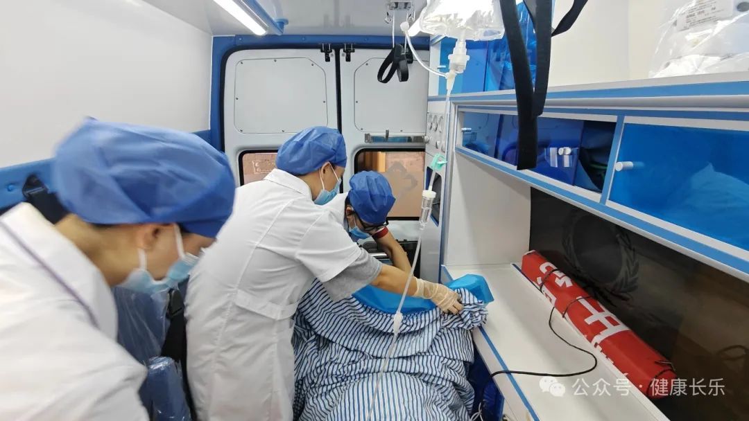 生了生了！母女平安！这一幕，发生在福州！