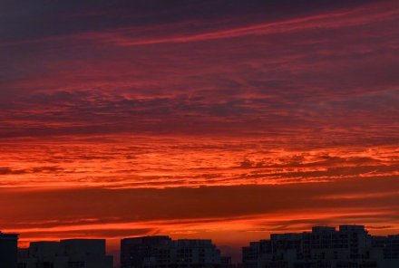 北京现绝美火烧云 市民打卡定格美景