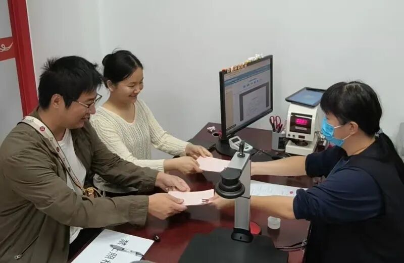 我们结婚啦！七夕北京近四千对新人预约领证