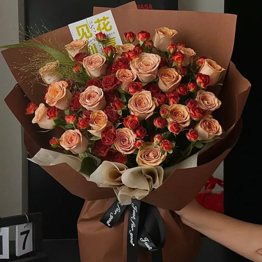 价格猛涨,贵的几千元!浙江一老板从凌晨忙到后半夜...... 价格猛涨,贵的几千元!浙江一老板从凌晨忙到后半夜......