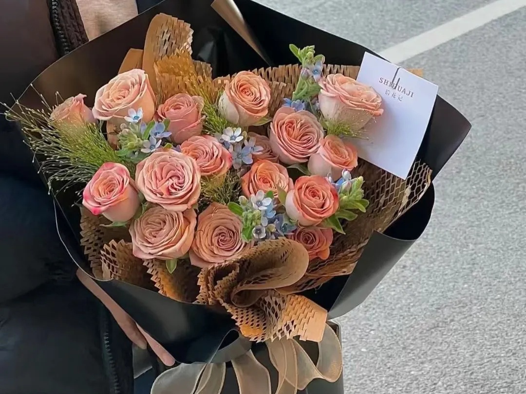 价格猛涨,贵的几千元!浙江一老板从凌晨忙到后半夜...... 价格猛涨,贵的几千元!浙江一老板从凌晨忙到后半夜......