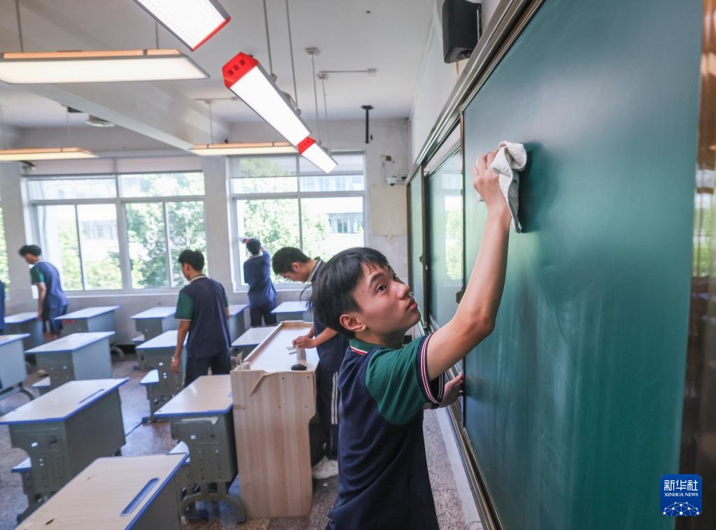 浙江诸暨：做足准备迎开学